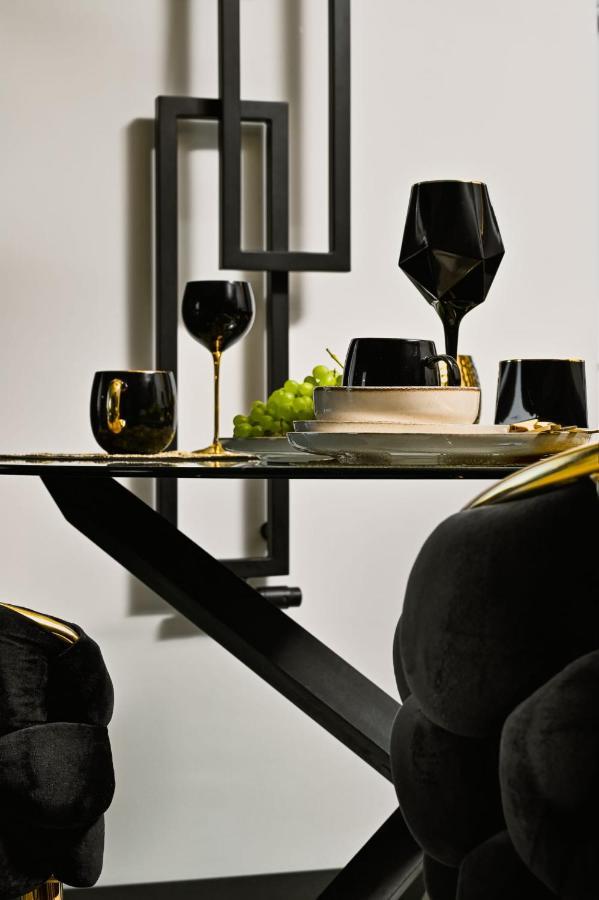 Black&gold Apartment