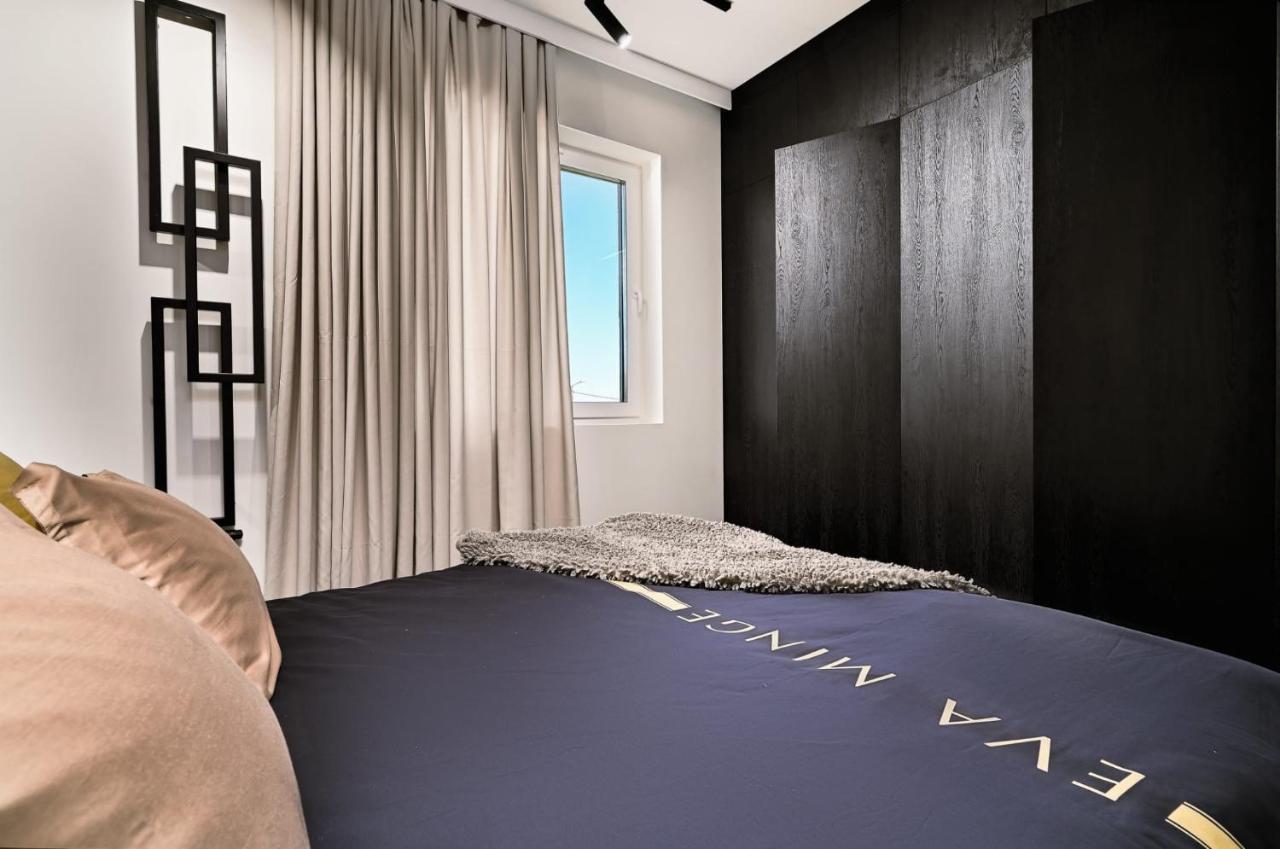 Apartment Black&gold *